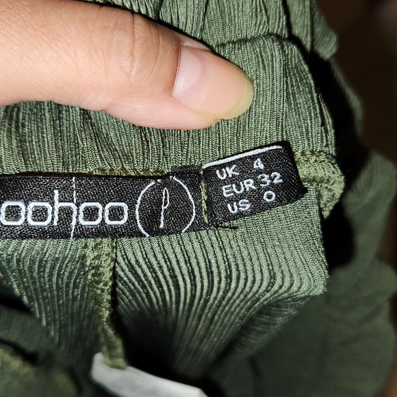 BOOHOO PETITE - Paperbag Pants - Picture 3 of 3